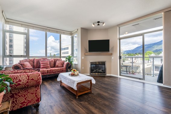 302 120 West 16th Street, North Vancouver