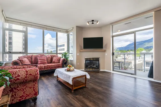 302 120 West 16th Street, North Vancouver For Sale - image 1