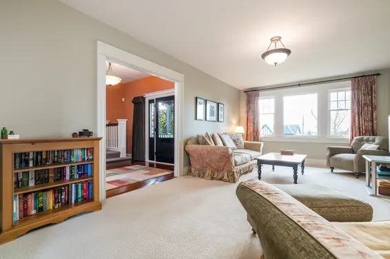424 East Keith Road, North Vancouver For Sale - image 7