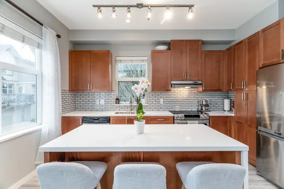 752 Orwell, Kitchen  