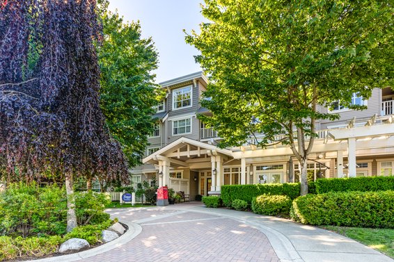 401 960 Lynn Valley Road, North Vancouver