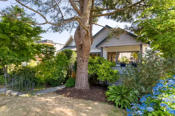 517 East 5th Street, North Vancouver For Sale - image 1