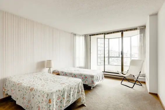 Master Bedroom - 503-505 Lonsdale Avenue  