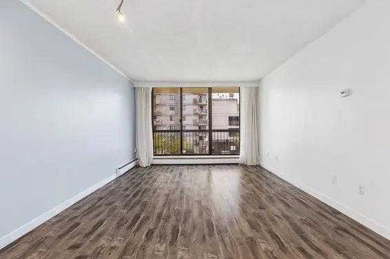 304 145 St. Georges Avenue, North Vancouver For Sale - image 2