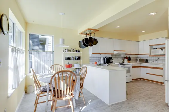 Eating Area - 1101 Clements Avenue, North Vancouver  