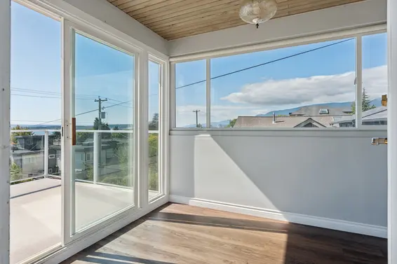 2 221 West 6th Street, North Vancouver For Sale - image 8
