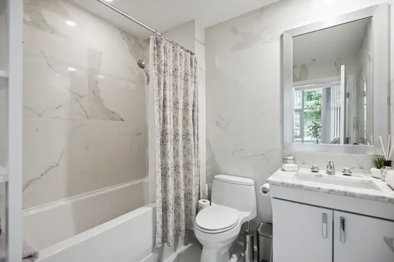 112 185 Victory Ship Way, North Vancouver For Sale - image 16