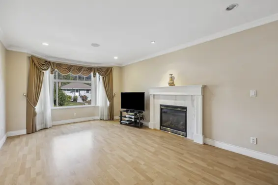 255 East 21st Street, North Vancouver For Sale - image 5