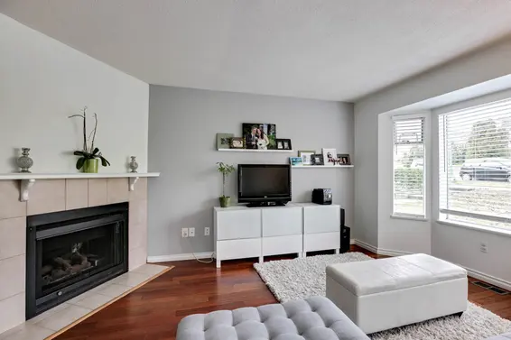 2-269 East Keith Road, North Vancouver For Sale - image 3