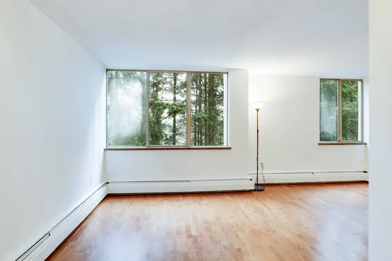 Living/Dining Room - 309-2004 Fullerton Avenue  