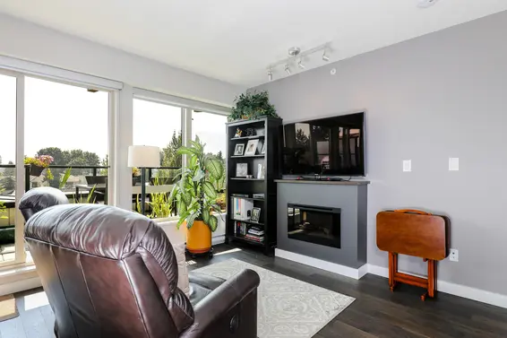 Living Room - 415 1330 Marine Drive  