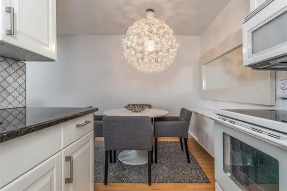 306 160 East 19Th Street, North Vancouver For Sale - image 2