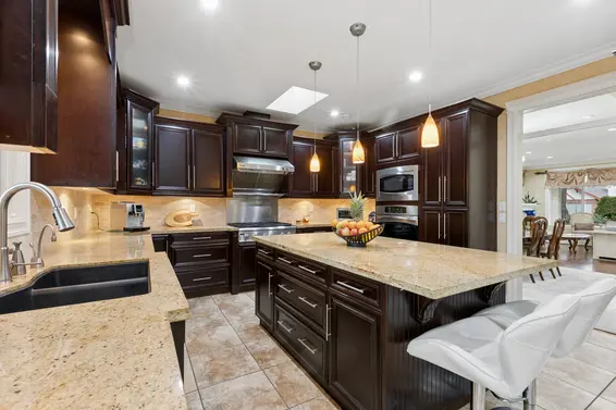 418 East 13th Street, North Vancouver For Sale - image 11