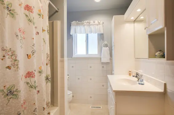 202 West 27th Street, North Vancouver For Sale - image 12