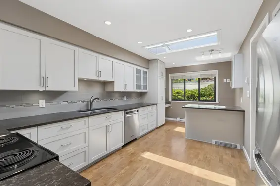 8 2206 Folkestone Way, West Vancouver For Sale - image 12
