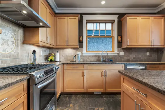 341 East 14th Street, North Vancouver For Sale - image 15