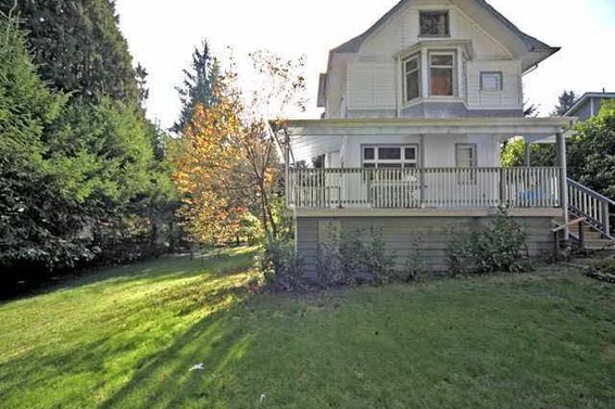 658 East St James Road, North Vancouver