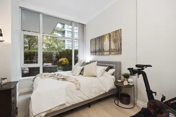 112 185 Victory Ship Way, North Vancouver For Sale - image 17