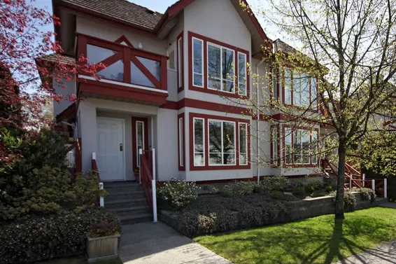 1112 St. Georges Avenue, North Vancouver