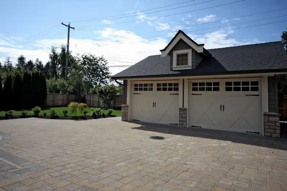 Detached 2 car garage  