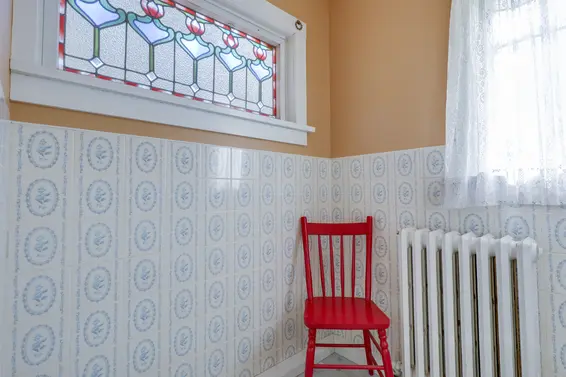 352 East 24th Street, North Vancouver - bathroom up 2  