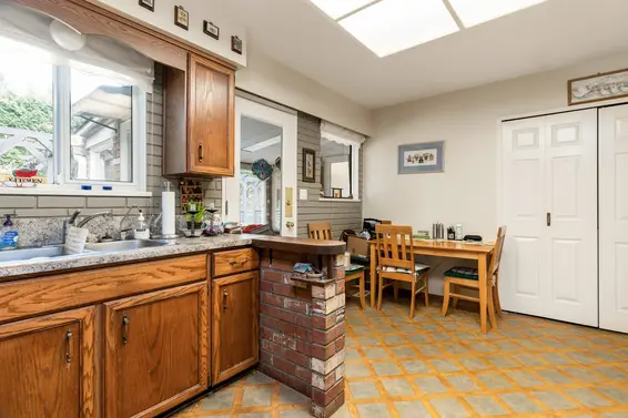 1265 Emerson Way, North Vancouver For Sale - image 10