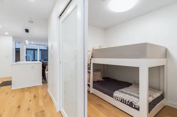 Den - 107 649 East 3rd Street  