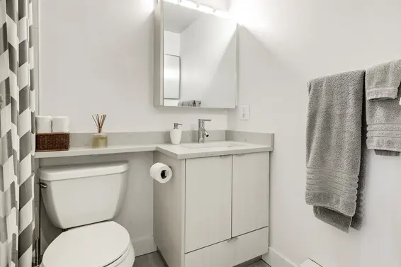 Bathroom - 5-220 East 4th Street, North Vancouver  