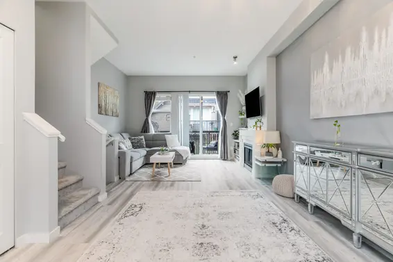 752 Orwell, Living Room  