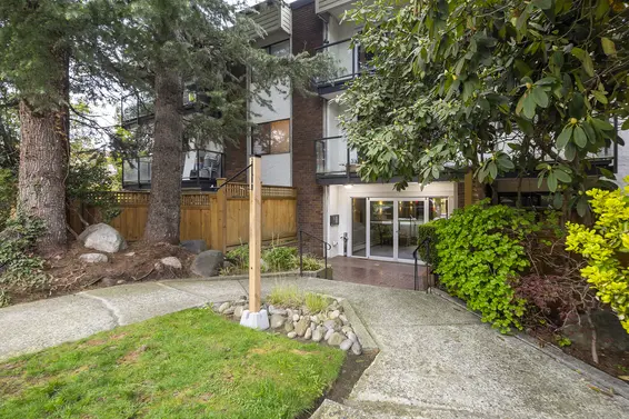 302 1515 Chesterfield Avenue, North Vancouver For Sale - image 17