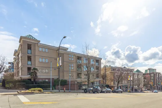 218 332 Lonsdale Avenue, North Vancouver For Sale - image 1