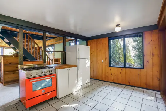 Kitchen - 4555 Mountain Highway, North Vancouver  