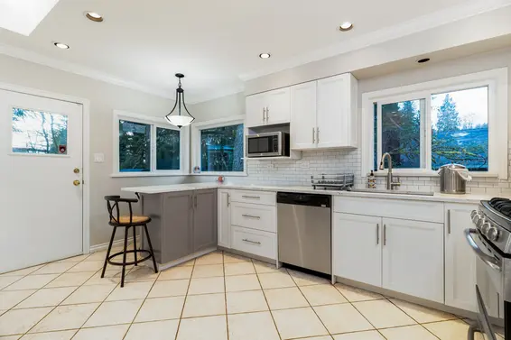1335 Ridgewood Drive, North Vancouver For Sale - image 13