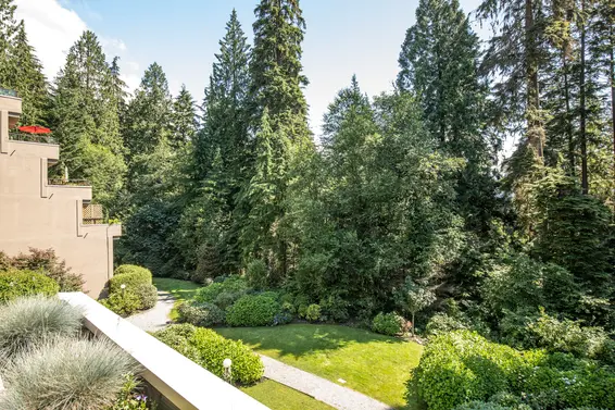 304-1500 Ostler Court, North Vancouver -  outlook  