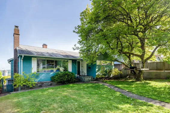 1043 Whitchurch Street, North Vancouver For Sale - image 1
