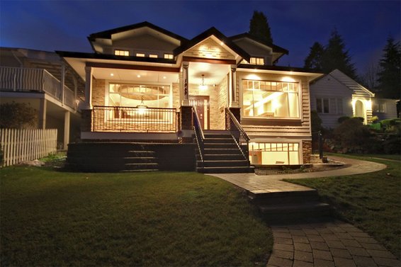 1060 Adderley Street, North Vancouver