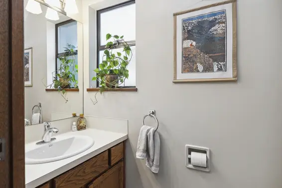 2 220 West 16th Street, North Vancouver For Sale - image 27