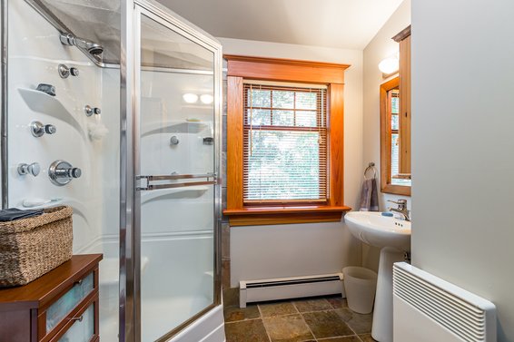 Master Ensuite - 3096 Fromme Road, North Vancouver