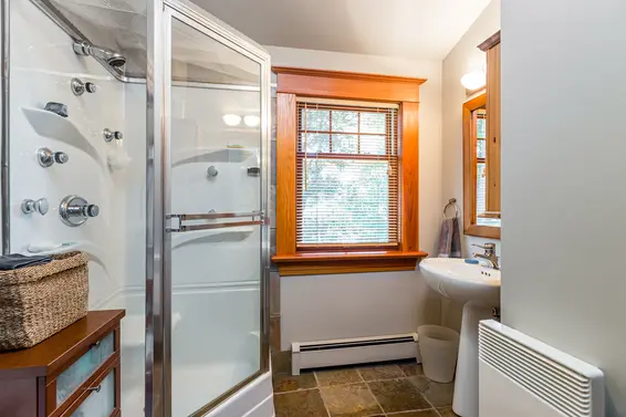 Master Ensuite - 3096 Fromme Road, North Vancouver  