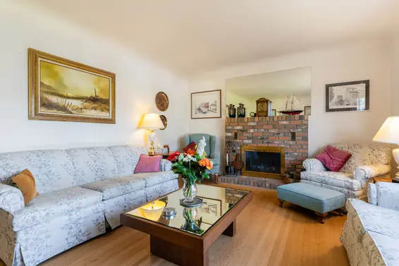 535 East 13th Street, North Vancouver For Sale - image 3