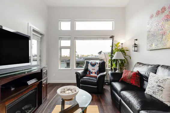 512 1679 Lloyd Avenue, North Vancouver For Sale - image 1