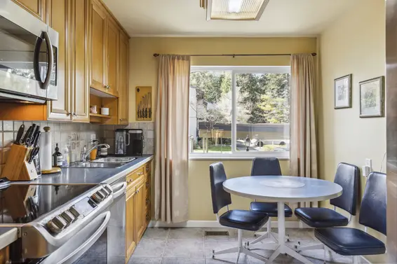 1287 Emery Place, North Vancouver For Sale - image 10
