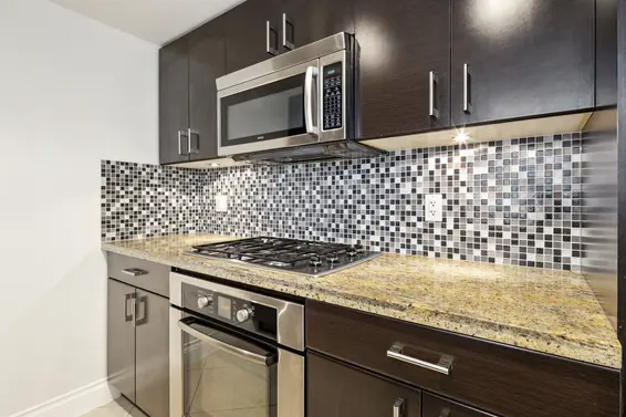 403 133 East Esplanade, North Vancouver For Sale - image 11