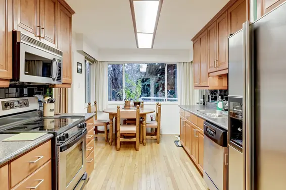98 Monteray Avenue, North Vancouver  
