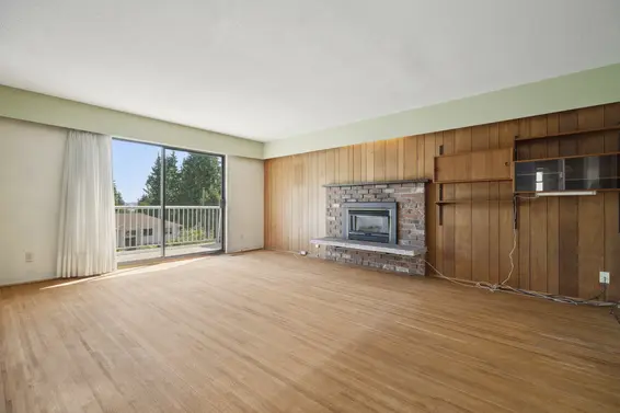546 West 20th Street, North Vancouver For Sale - image 2