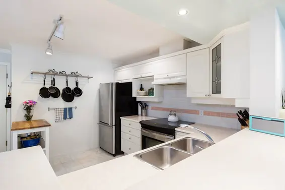 Kitchen - 506-1500 Ostler Court, North Vancouver  