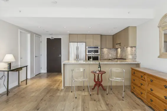 208 150 West 15th Street, North Vancouver For Sale - image 2