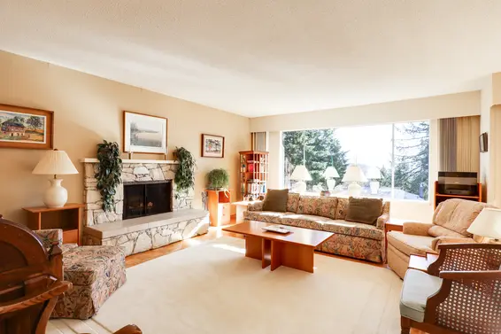 Living Room - 1984 Hyannis Drive, North Vancouver  