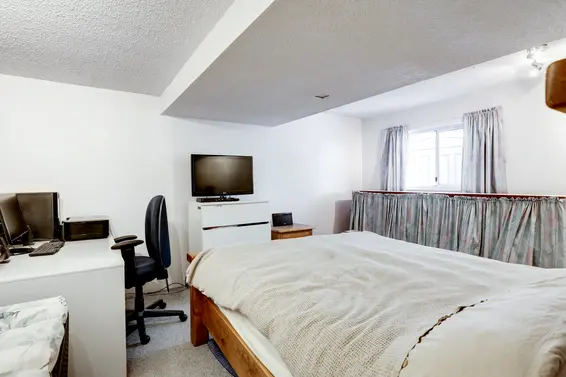 Bedroom - 926 East 29th Street, North Vancouver  