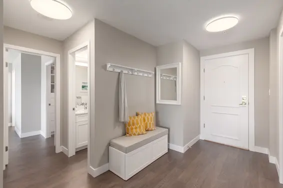 Foyer - 904-1327 East Keith Road, North Vancouver  